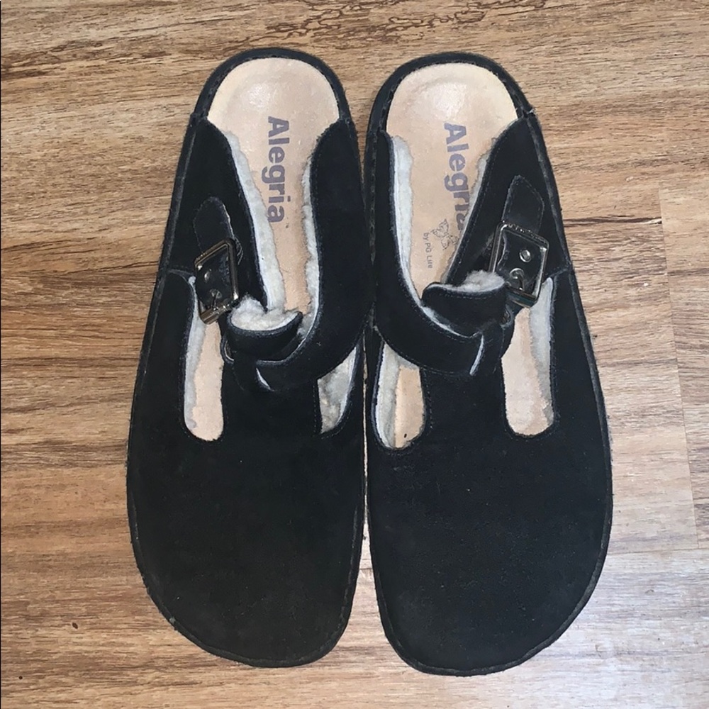 Alegria Real shearling lined clogs
